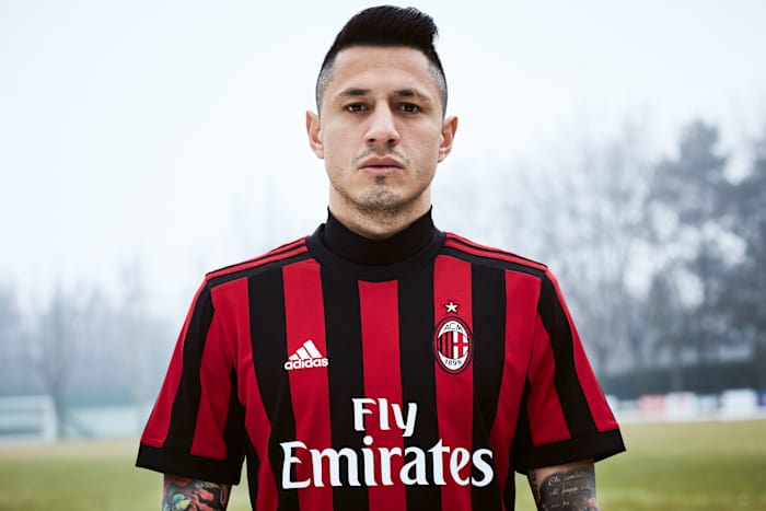 AC-Milan-Jersey-2.jpg
